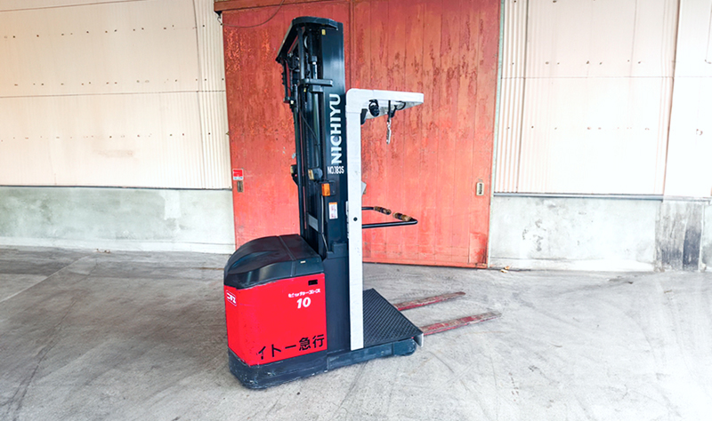 ピッキングリフト